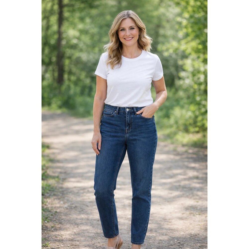 A New Day High-rise Denim Jeans size 4 Excellent condition